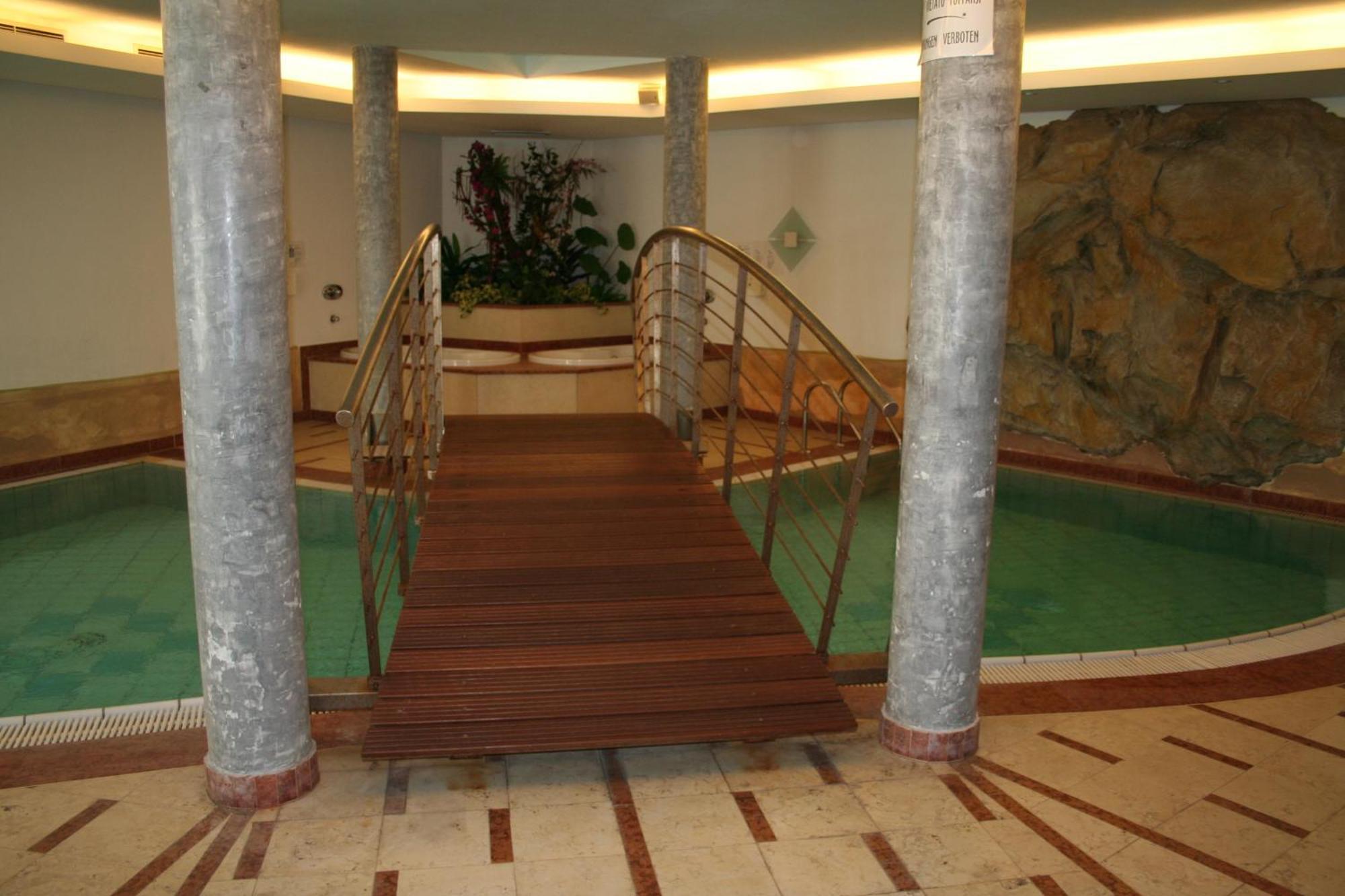 Hotel Krone Brunico Kültér fotó